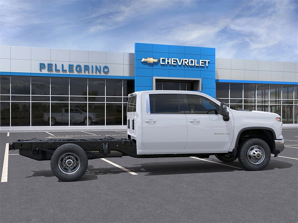 2025 Chevrolet Silverado 3500HD Work Truck photo 4