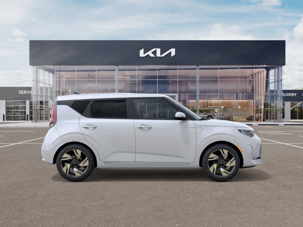 2025 Kia Soul GT-Line photo 3