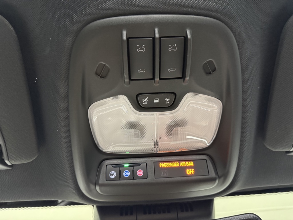 2024 Gmc Canyon Denali photo 47