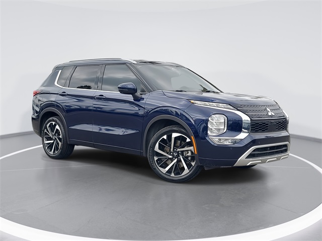 2023 Mitsubishi Outlander SEL's photo