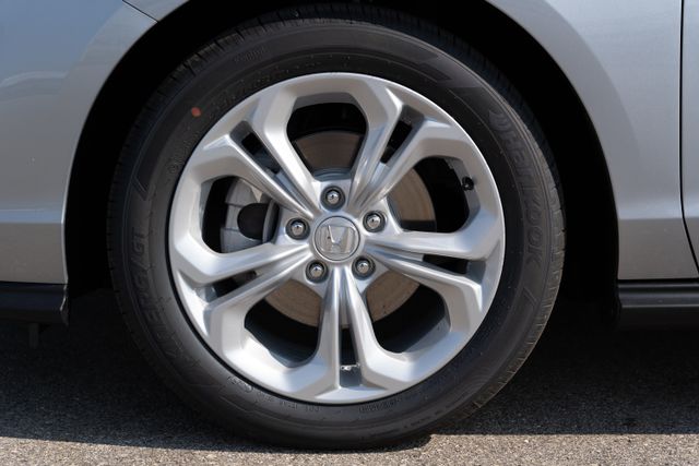 2025 Honda Accord LX photo 12