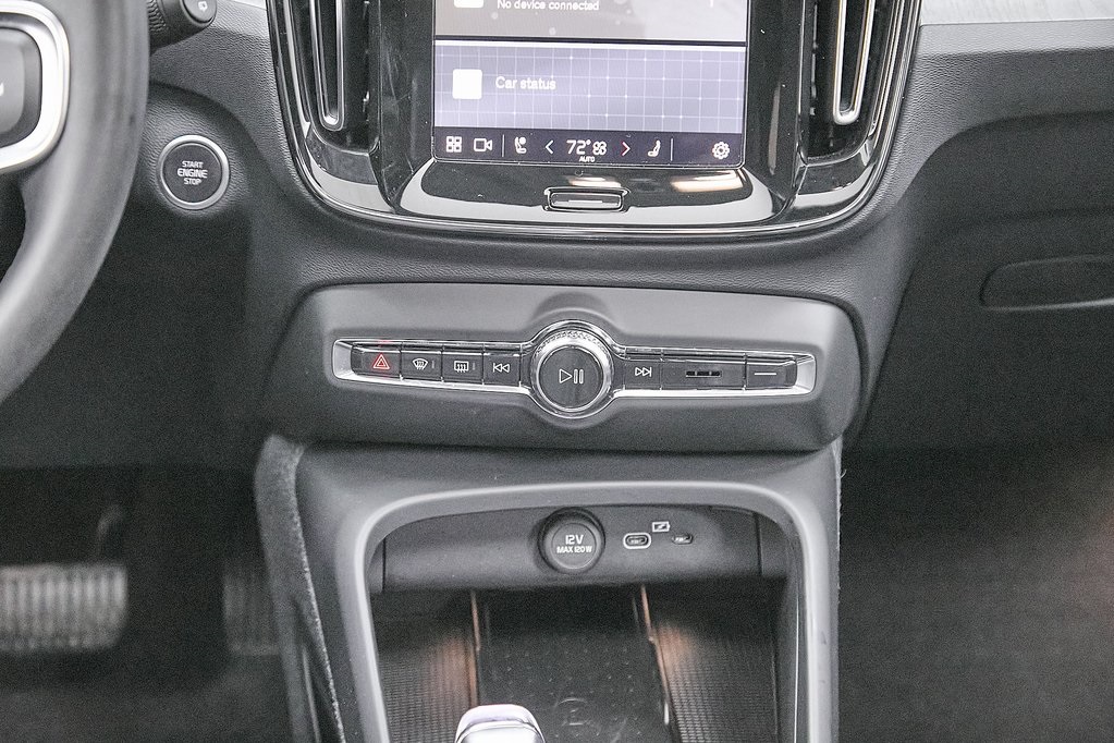 2024 VOLVO XC40 - Image 30