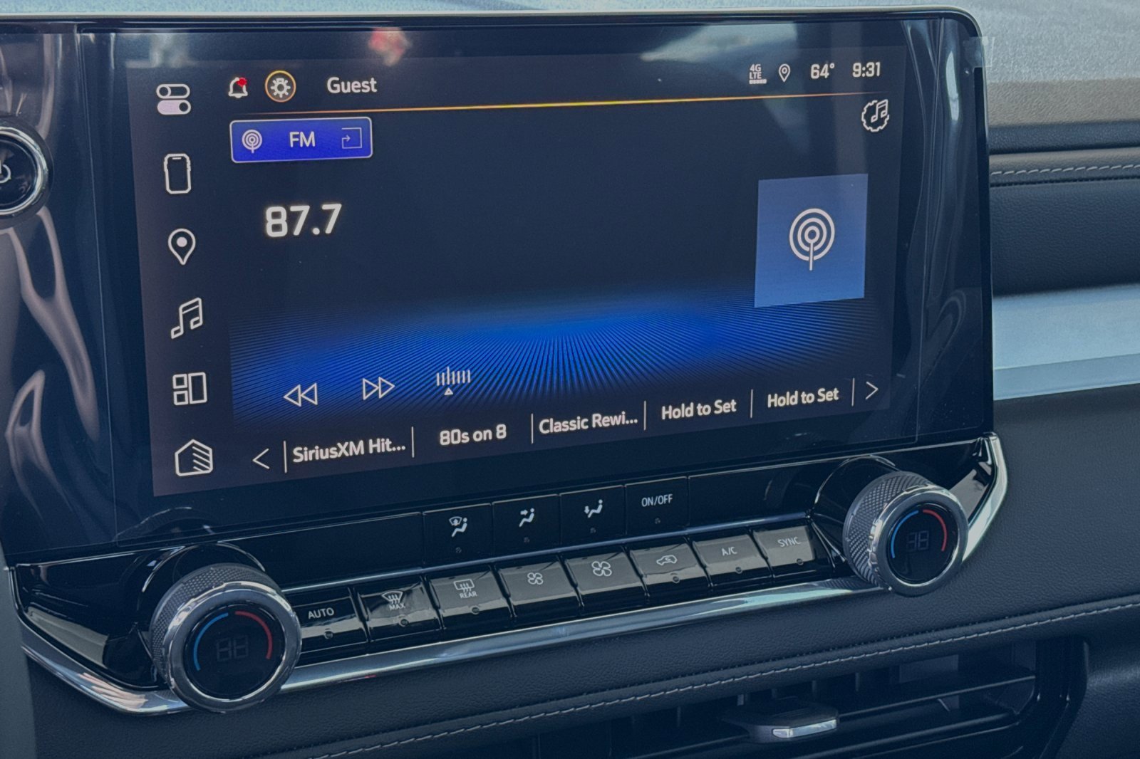 2024 Chevrolet Colorado LT photo 14