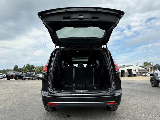 2026 Chrysler Pacifica Limited photo 23