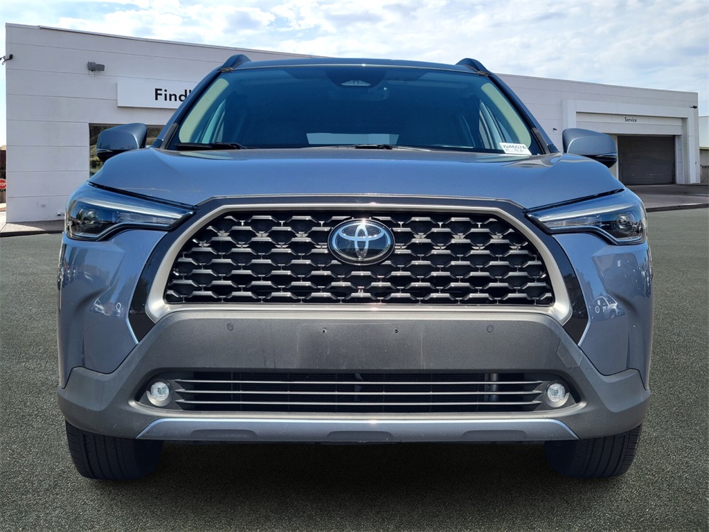2023 Toyota Corolla Cross XLE photo 8