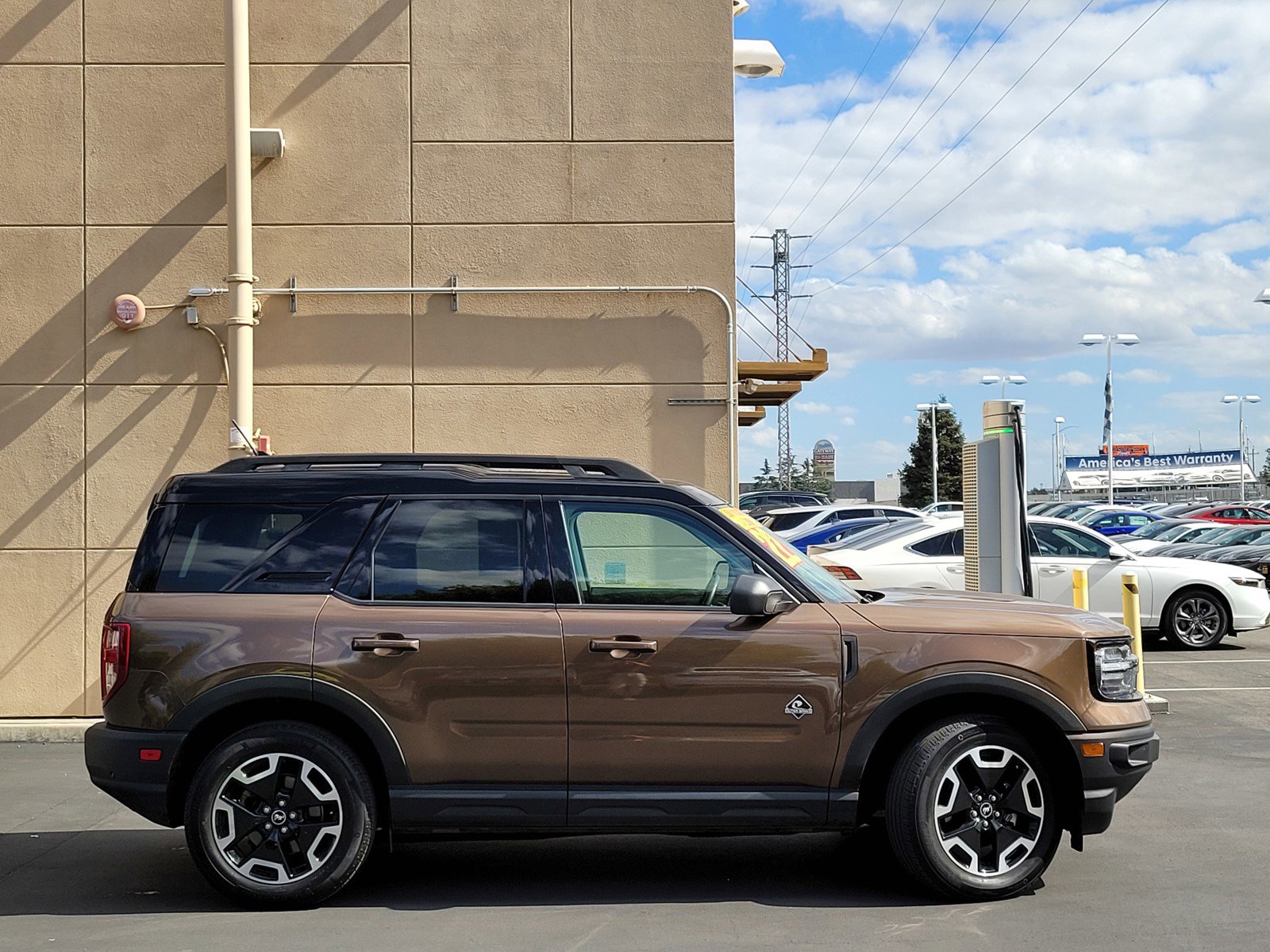 2022 Ford Bronco Sport Outer Banks photo 3