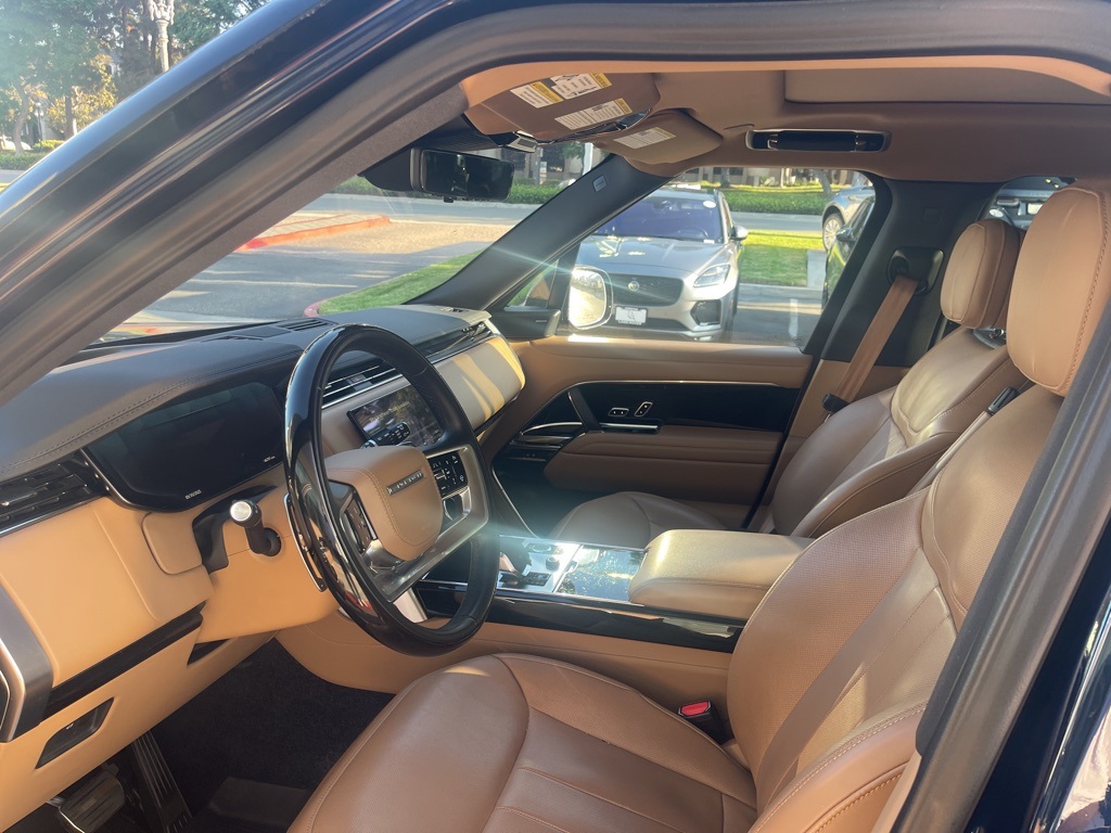 2023 Land Rover Range Rover SE photo 5