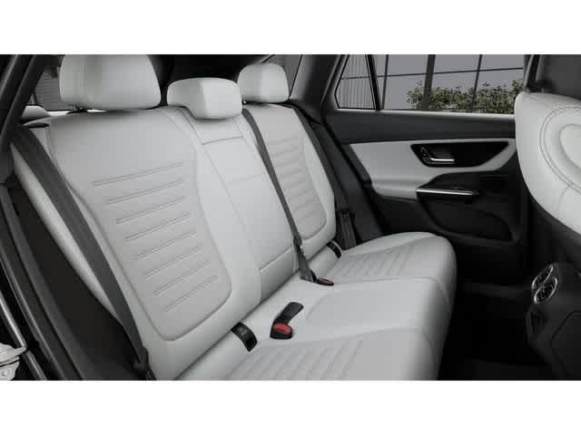 2025 Mercedes Benz GLC 300 photo 4