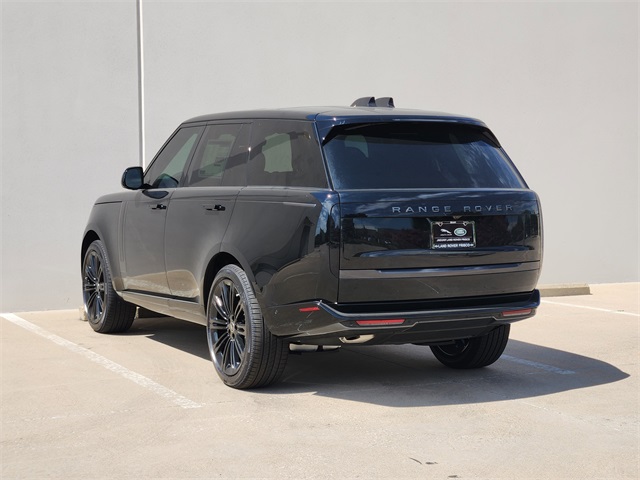 2025 Land Rover Range Rover SE photo 3