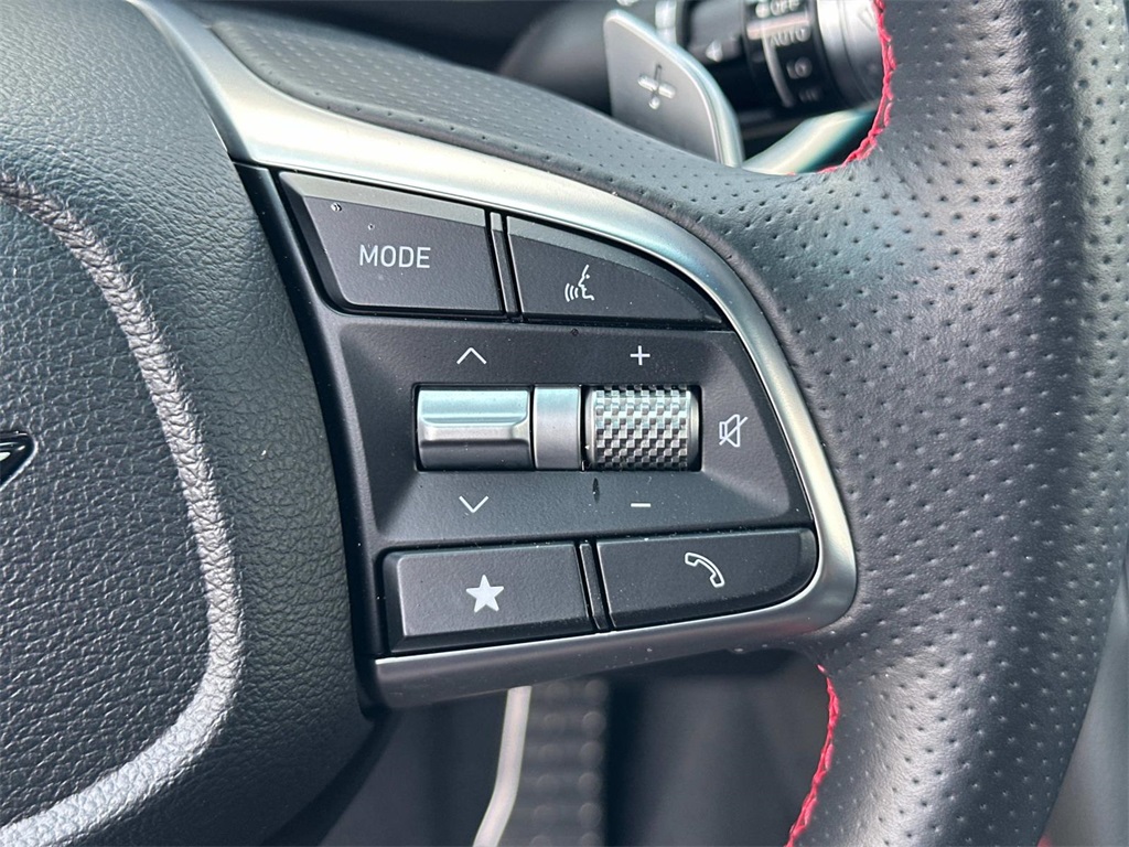 2025 Genesis G70 2.5T photo 24