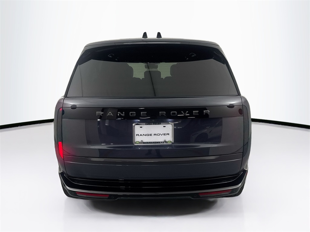 2025 Land Rover Range Rover SE photo 4
