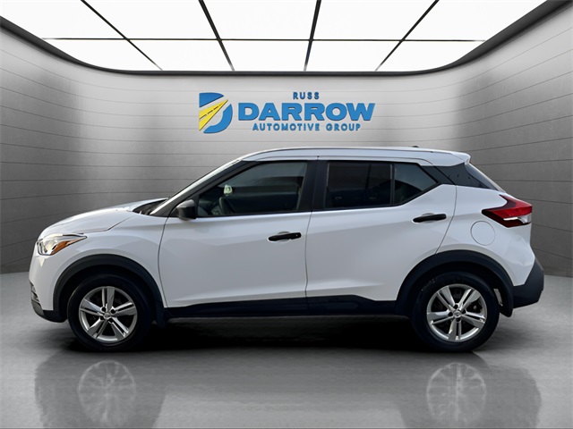 2020 Nissan Kicks S photo 2