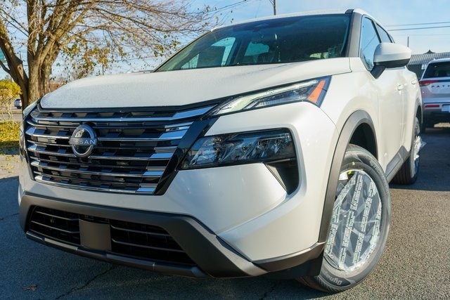 2026 Nissan Rogue SV's photo