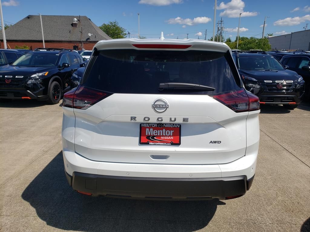 2026 Nissan Rogue SV photo 3