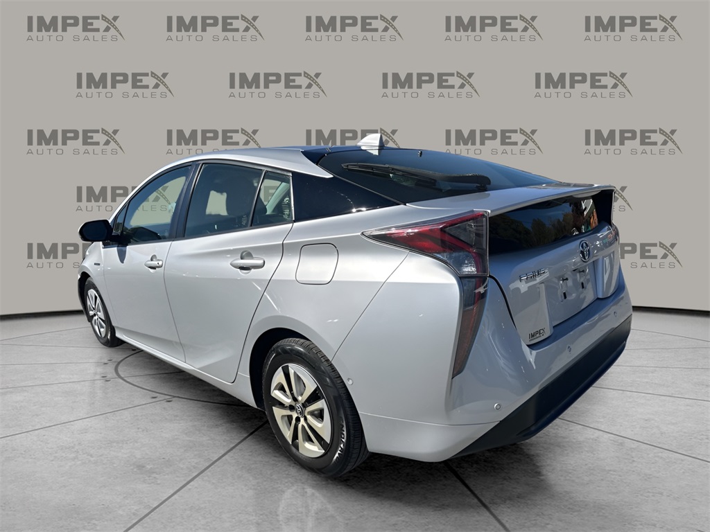 2018 Toyota Prius Four photo 3