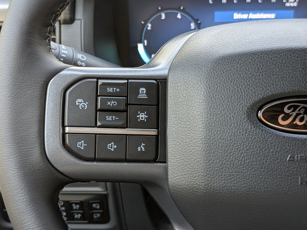 2025 Ford F-150 XLT photo 25