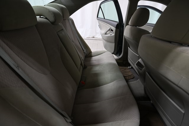 2011 Toyota Camry photo 19