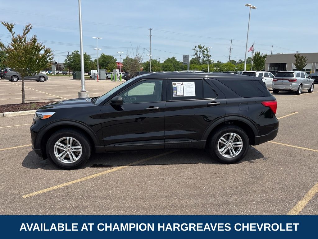 2022 Ford Explorer Base photo 2