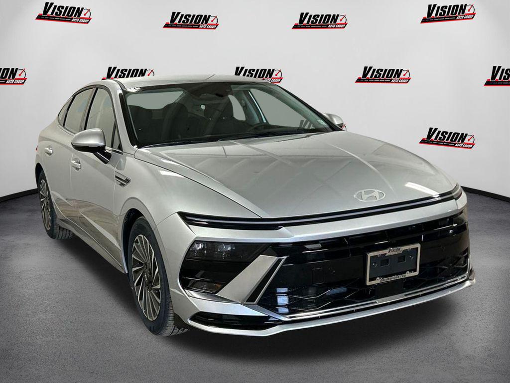 2025 Hyundai Sonata Hybrid SEL photo 3