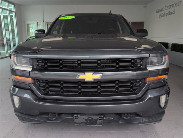 2017 Chevrolet Silverado 1500 LT photo 3