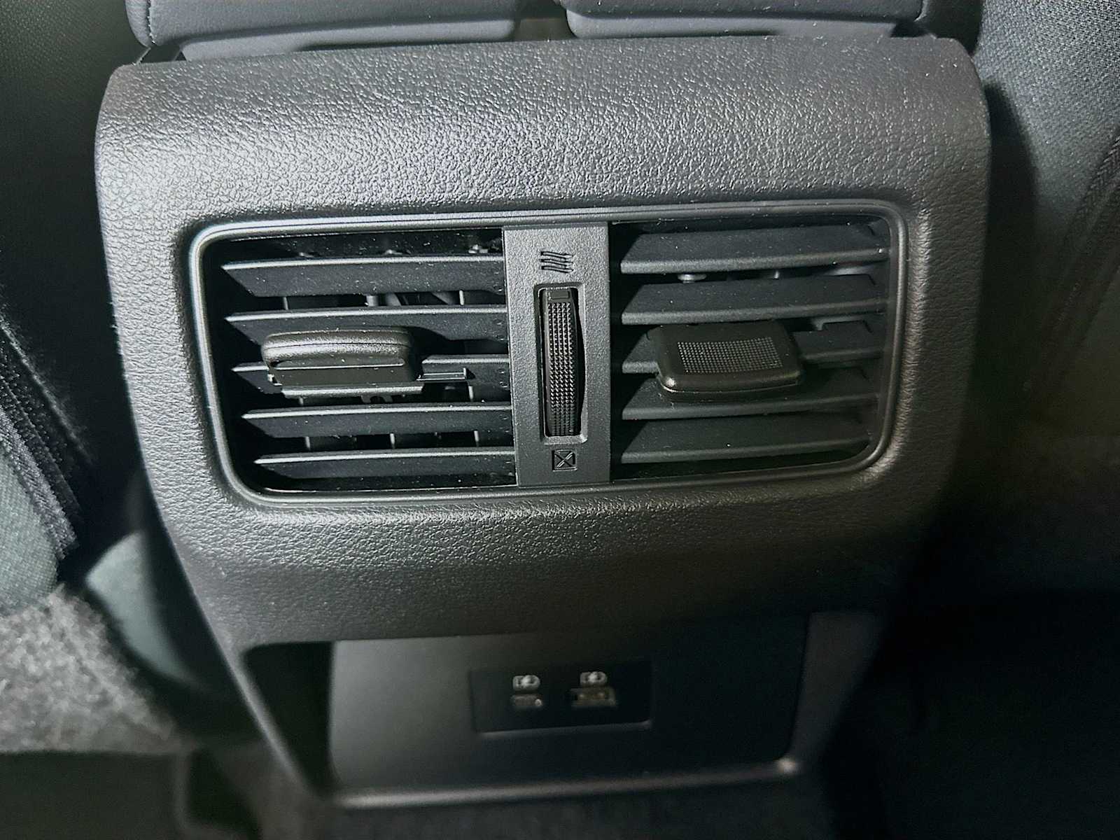 2023 Nissan Rogue SV photo 22