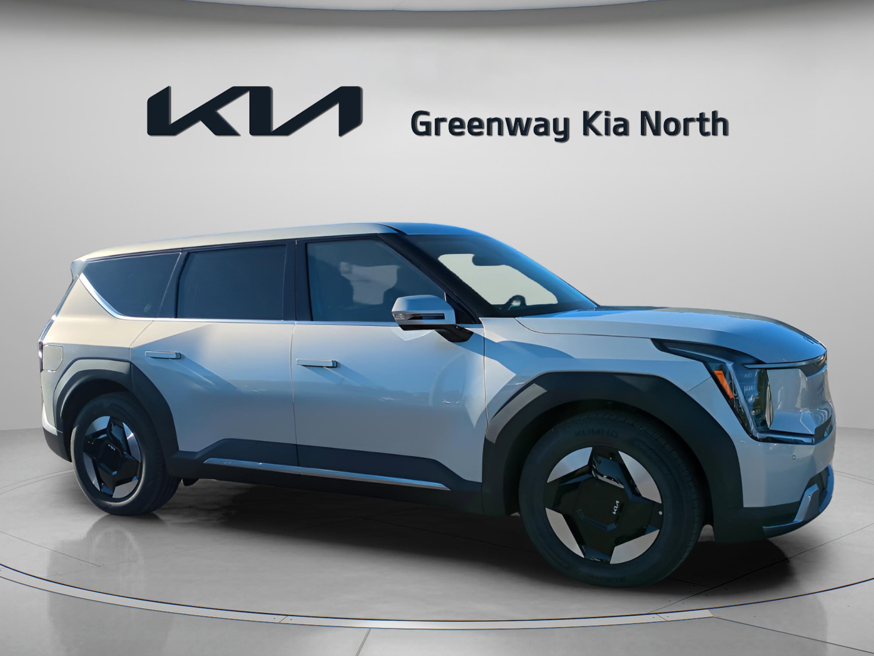 2026 Kia EV9 Light's photo