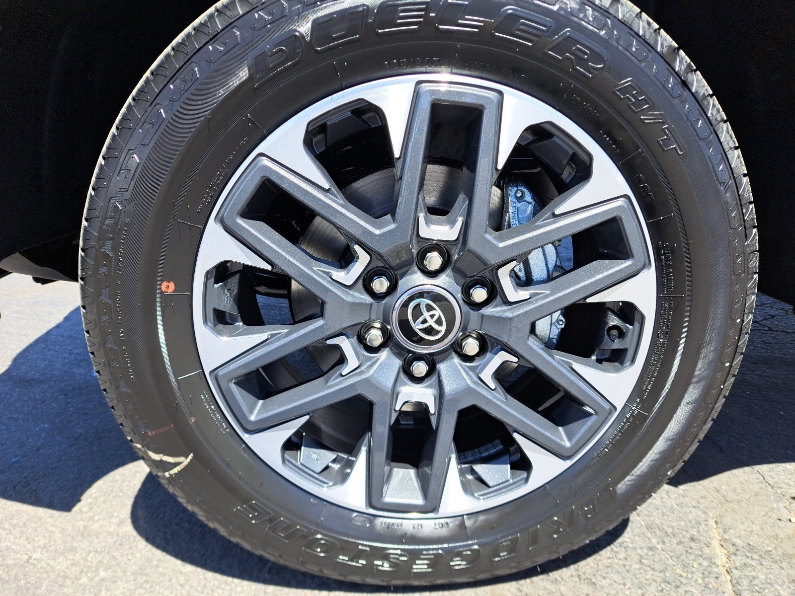 2025 Toyota Tundra Limited CrewMax photo 11