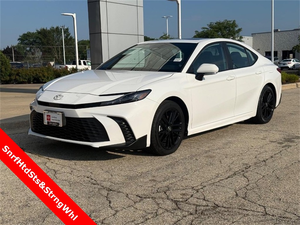 2025 Toyota Camry SE photo 3