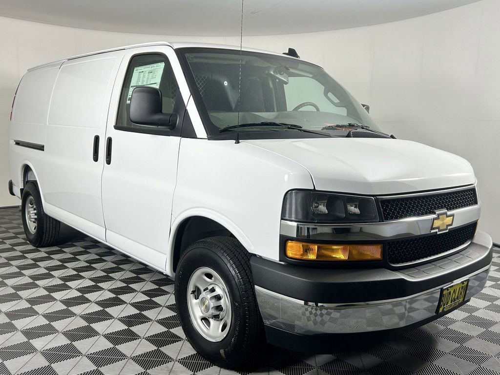 2025 Chevrolet Express Cargo Van 2500 photo 2