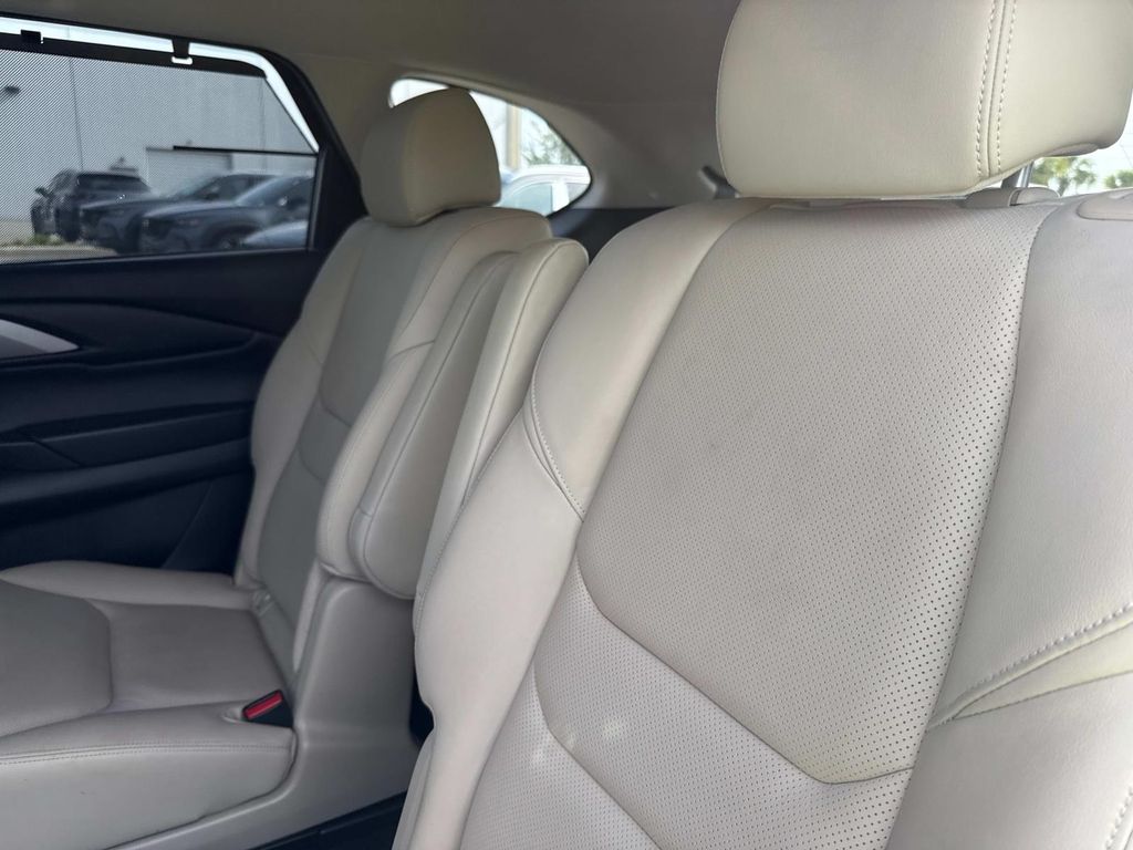 2022 Mazda CX-9 Touring photo 13