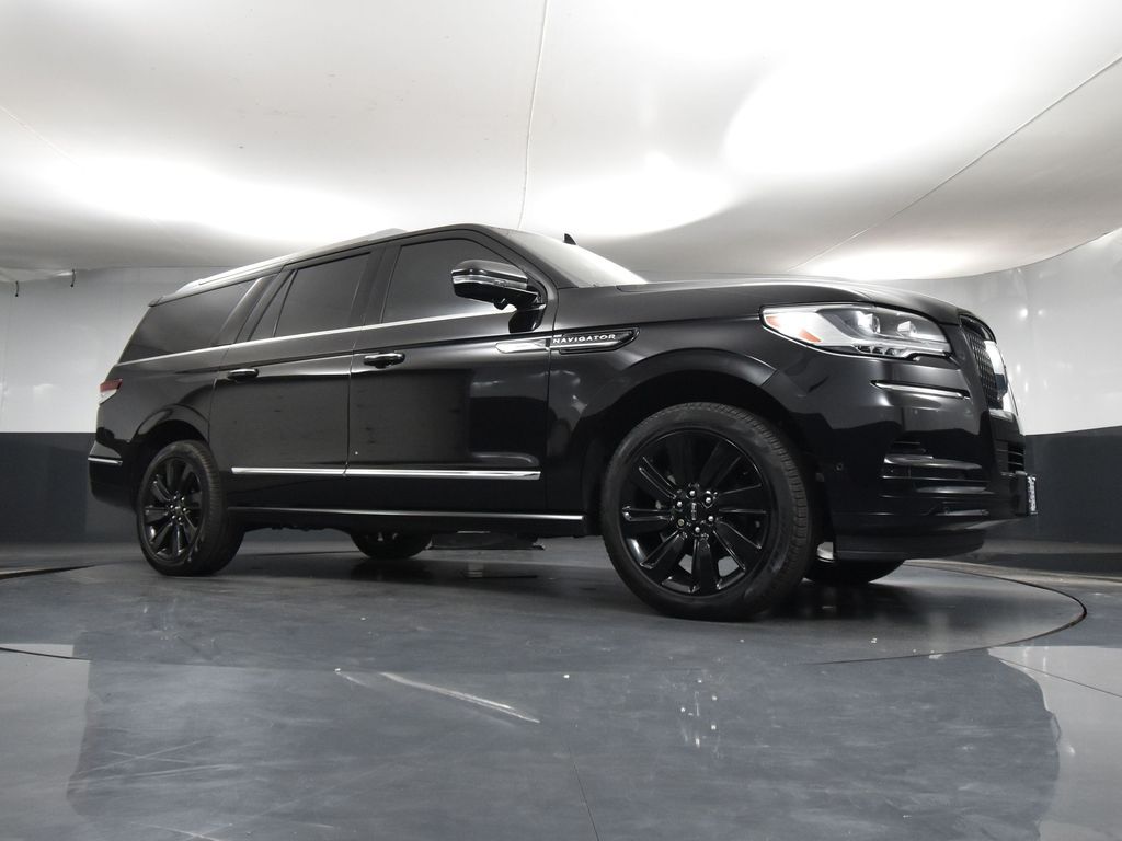 2024 Lincoln Navigator Reserve Luxury Monochromatic photo 49