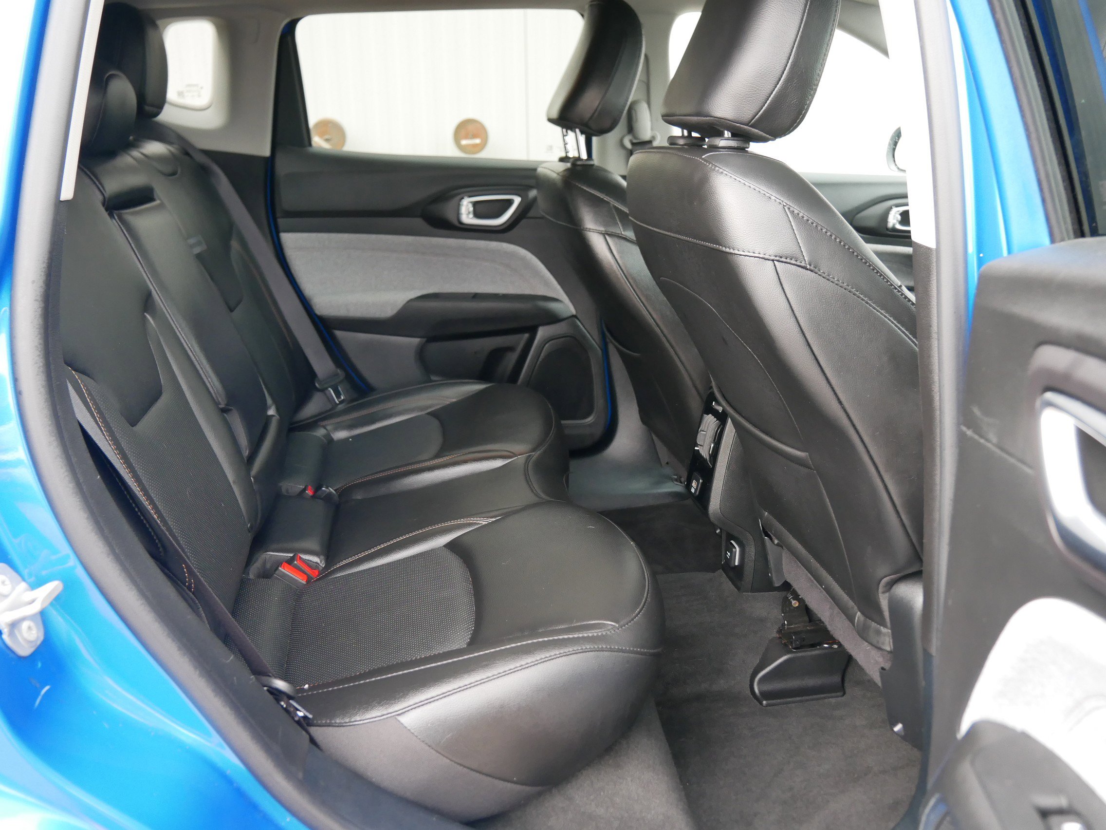 2022 Jeep Compass Latitude Lux photo 13