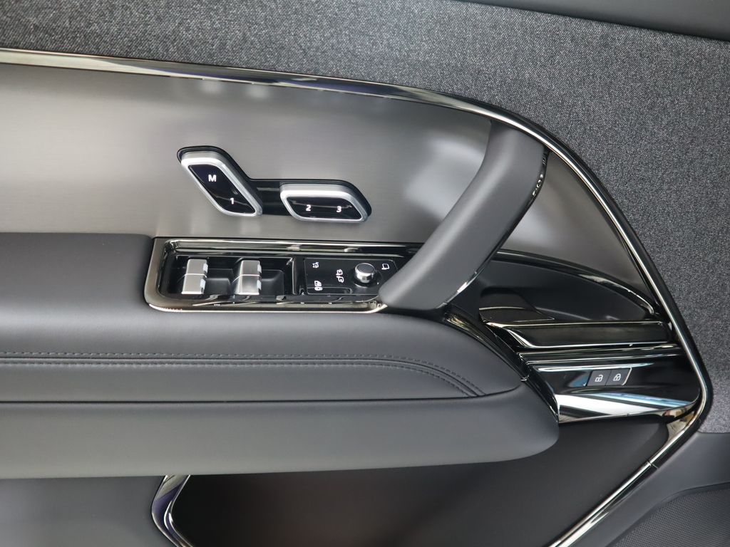 2025 Land Rover Range Rover Sport SE photo 23