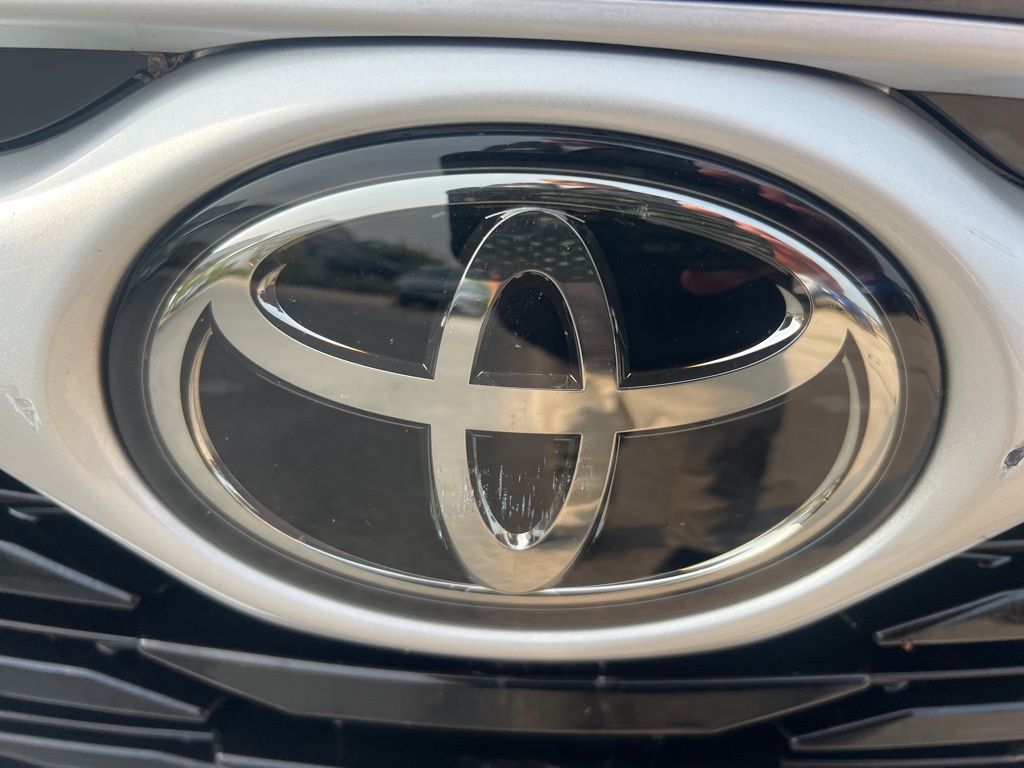 2022 Toyota Highlander XLE photo 31