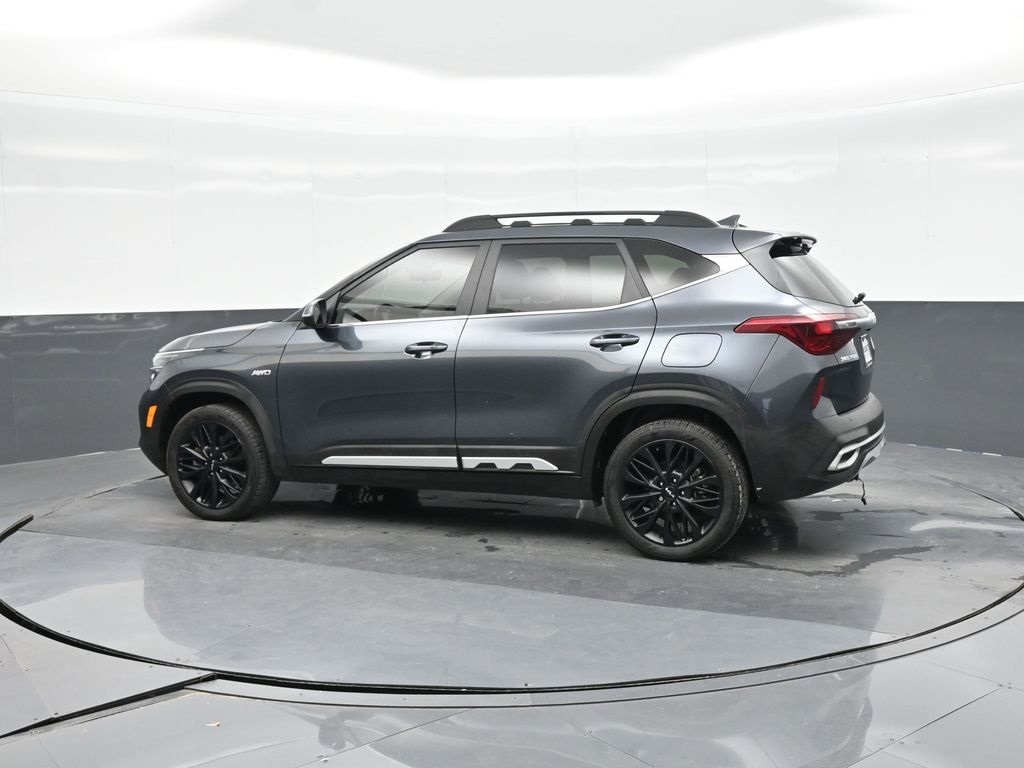 2022 Kia Seltos Nightfall Edition photo 4