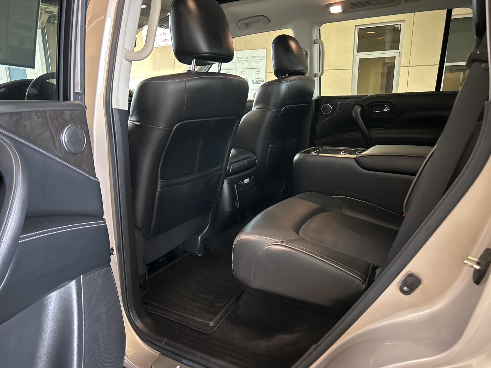 2021 Infiniti QX80 Luxe photo 9