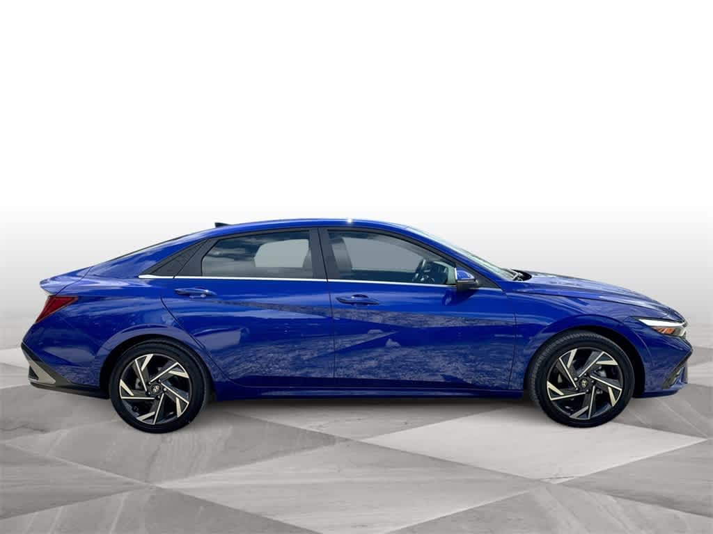 2024 Hyundai Elantra Hybrid Limited photo 9