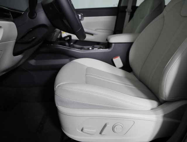 2025 Kia Sorento S photo 11