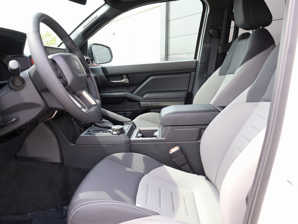 2025 Toyota Tacoma TRD Off-Road photo 21