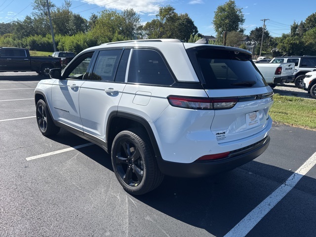 2025 Jeep Grand Cherokee Limited photo 4