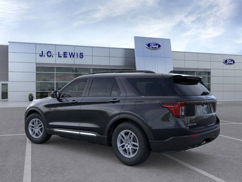 2025 Ford Explorer photo 4