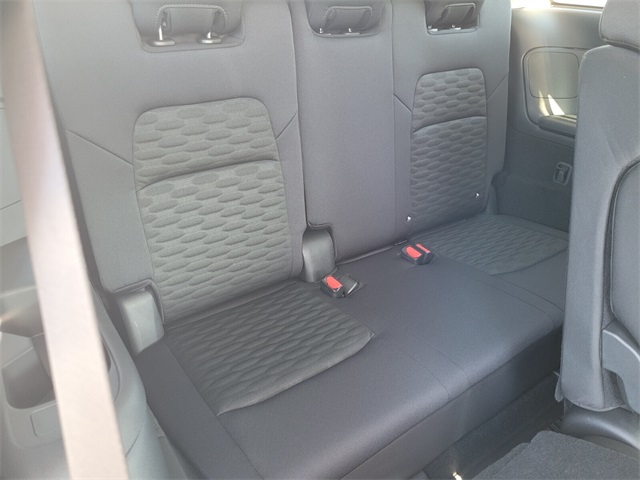 2025 Nissan Pathfinder SV photo 8