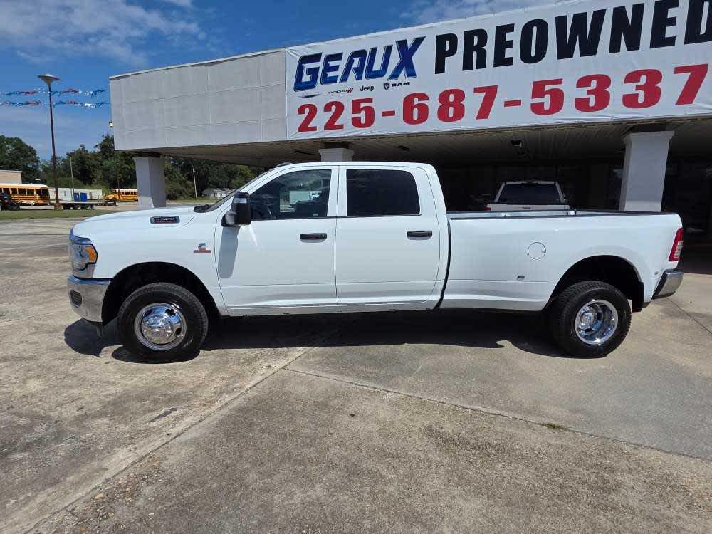 2024 Ram 3500 Tradesman photo 2