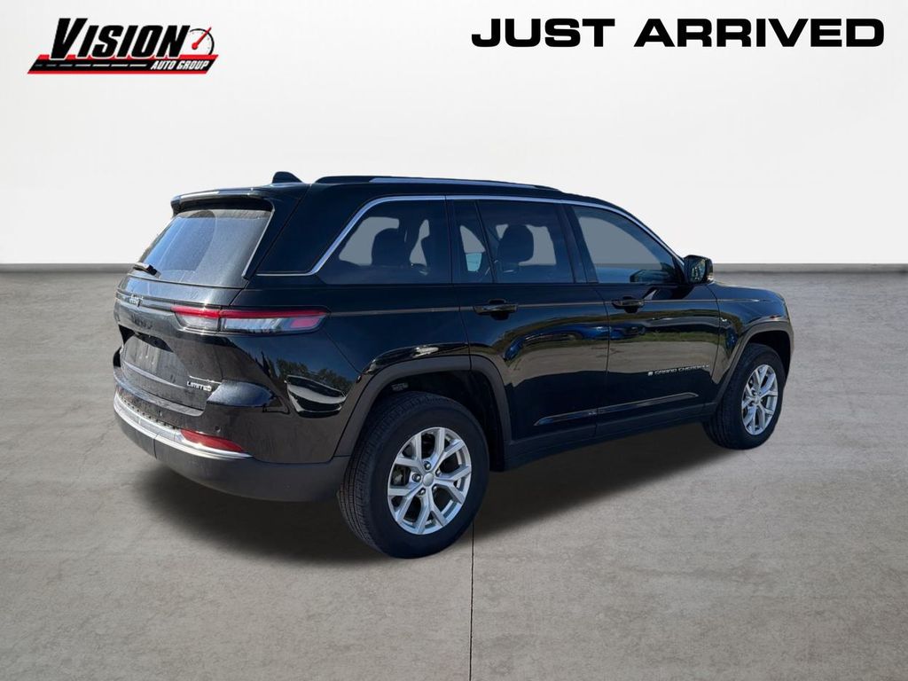 2023 Jeep Grand Cherokee Limited photo 4