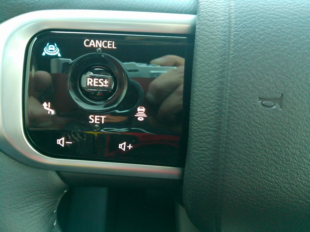 2025 Nissan Armada SL photo 40
