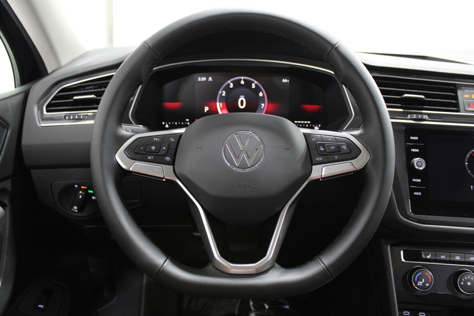 2024 Volkswagen Tiguan Wolfsburg Edition photo 8