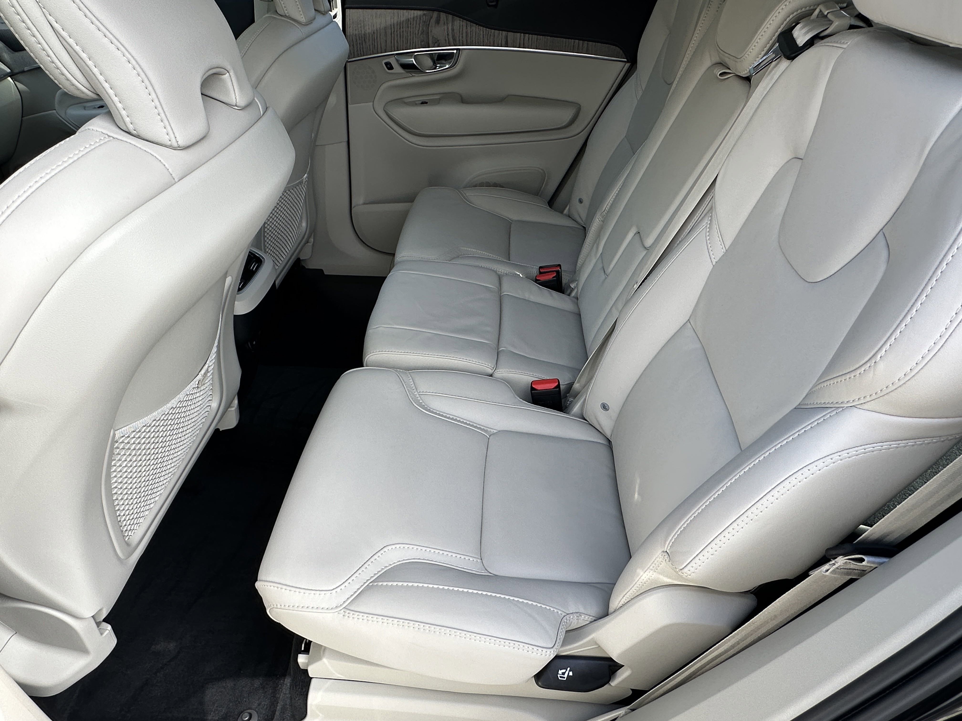 2025 Volvo XC90 photo 7
