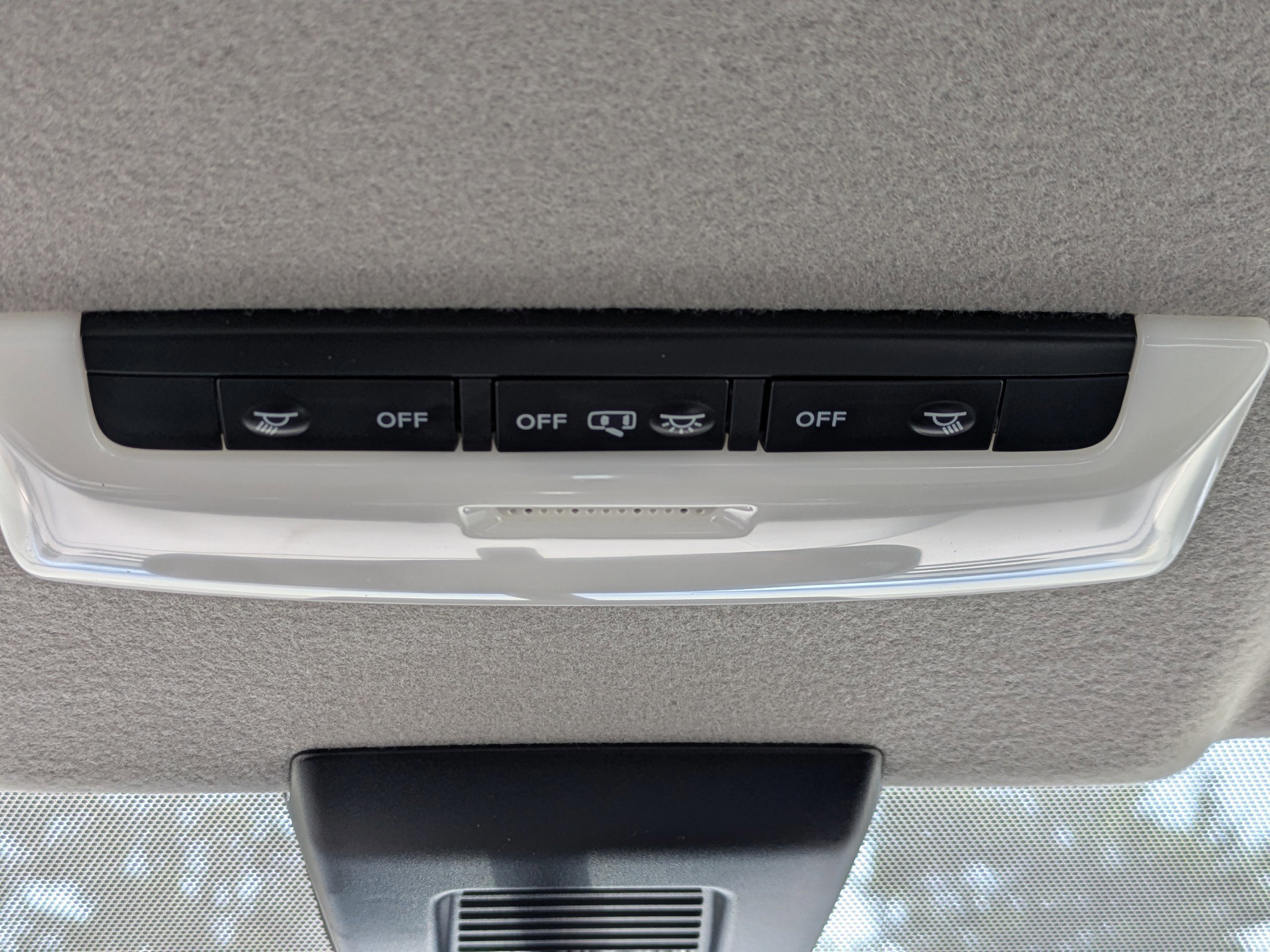 2025 Nissan Kicks Play S photo 11