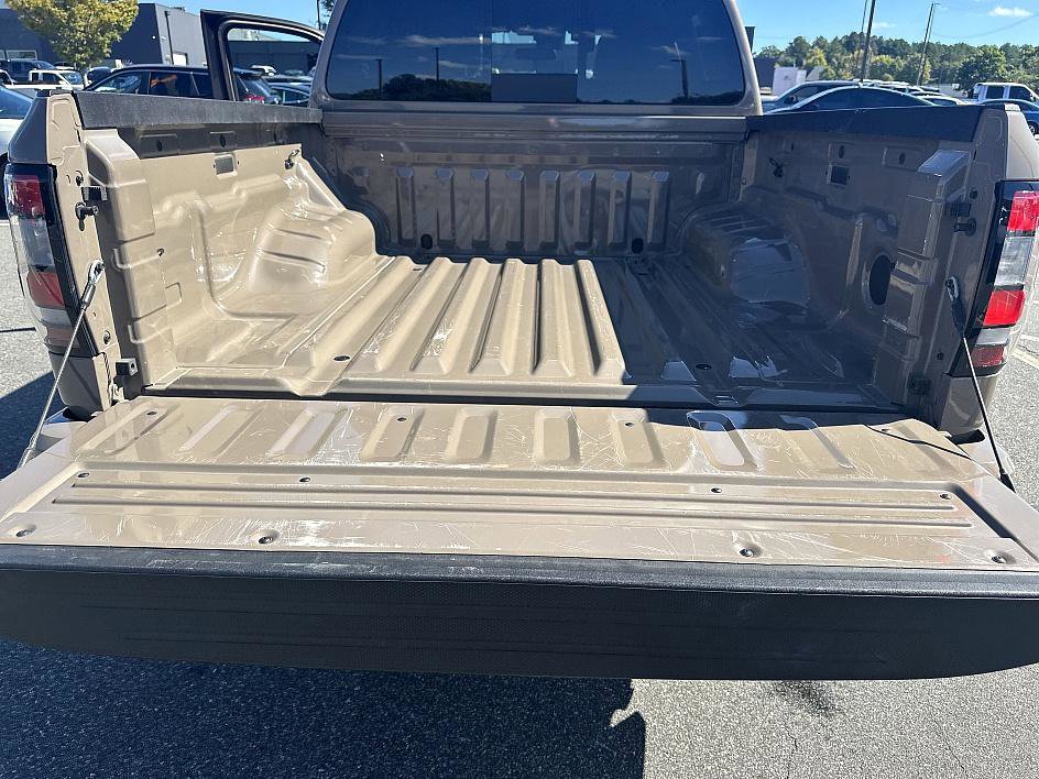 2024 Nissan Frontier PRO-4X photo 17