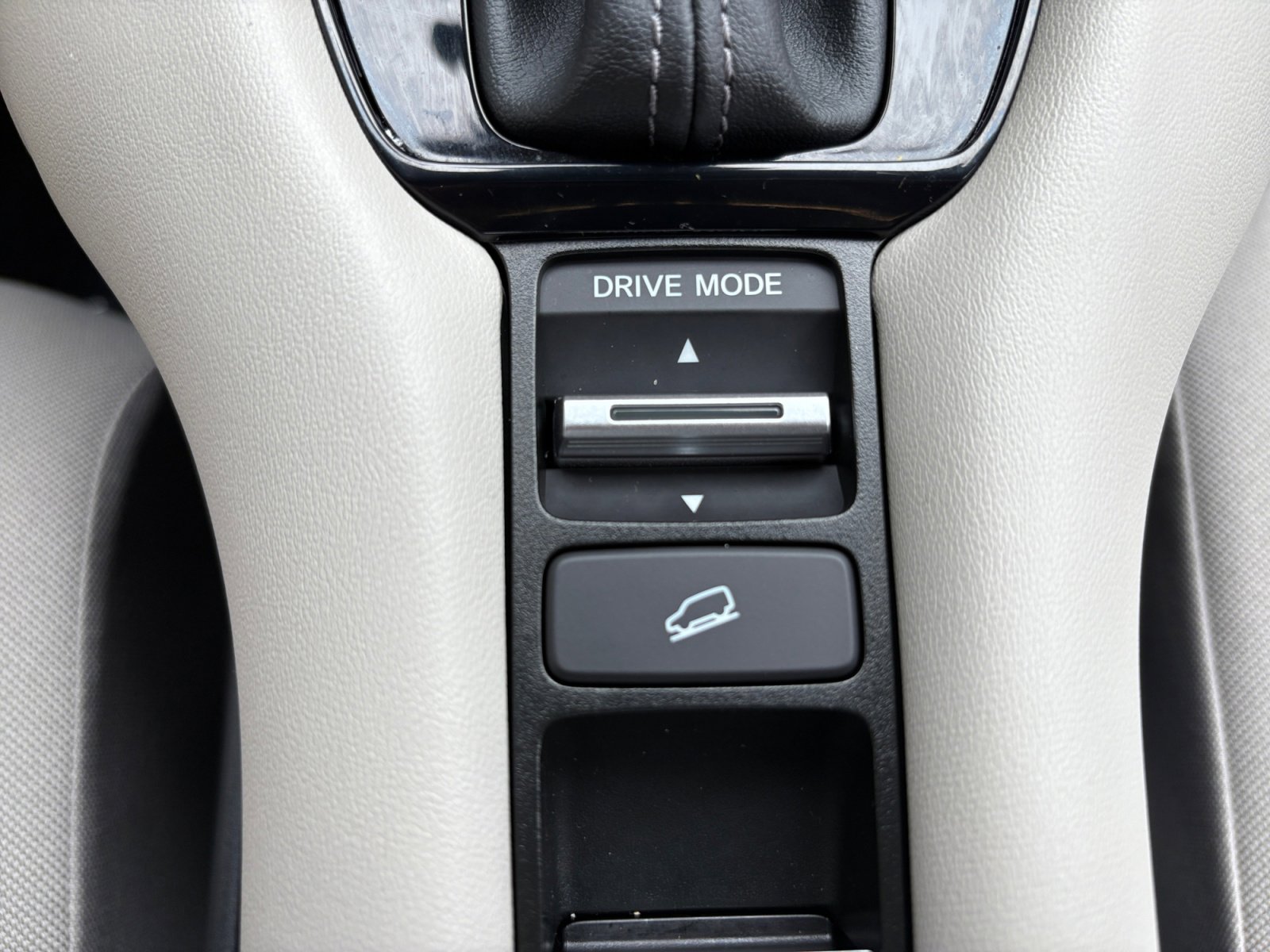 2025 Honda HR-V LX photo 22